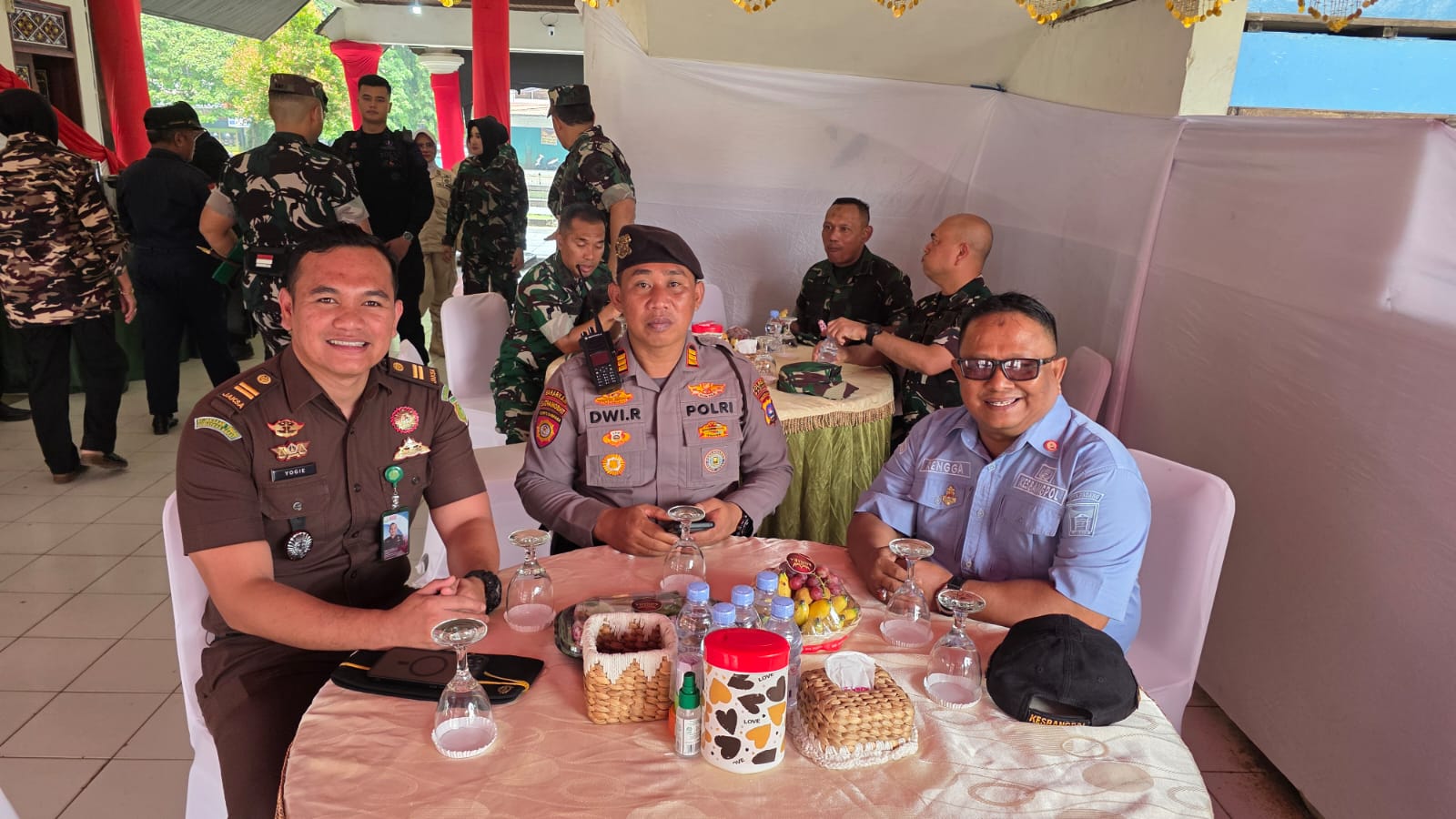 SEKRETARIS BADAN KESBANGPOL KOTA PADANG HADIRI UPACARA PEMBUKAAN BAKTI TNI AD UNTUK RAKYAT SUMATERA BARAT
